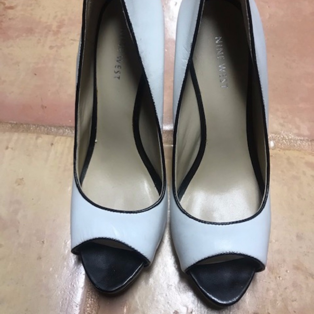 Nine West White Leather Heels Black Piping Sz 8.5